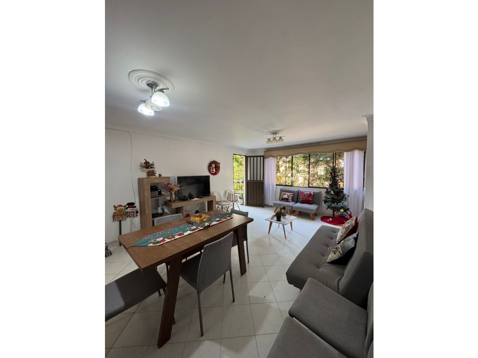 VENTA DE AMPLIO APARTAMENTO EN LAURELES