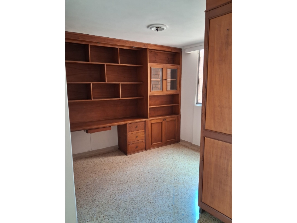 VENDO APARTAMENTO EN LAURELES