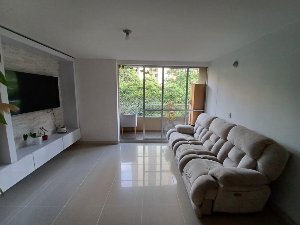 APARTAMENTO EN VENTA SECTOR LOMA DE LOS BERNAL — foto 2