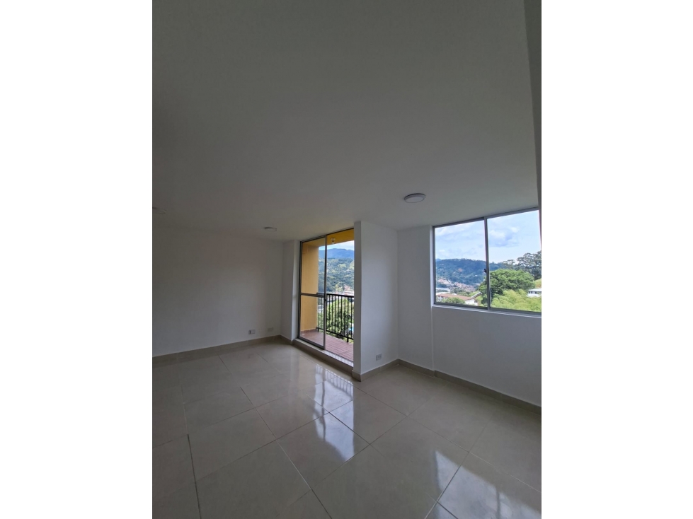 Venta de apartamento en La Estrella, Primitiva con vista natural — foto 2