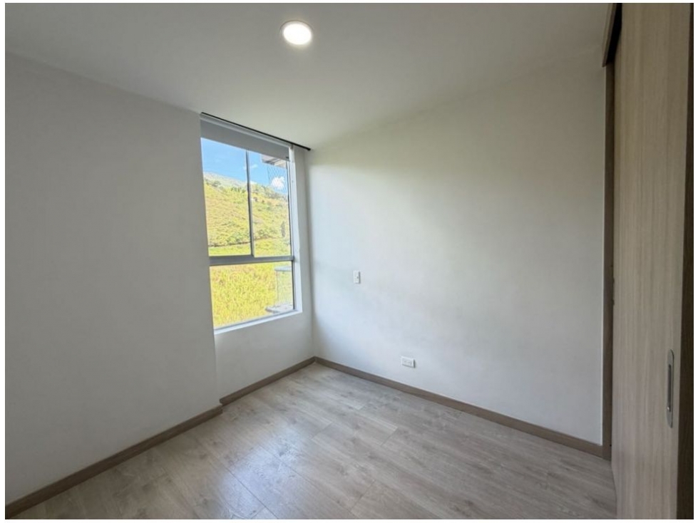 APARTAMENTO EN VENTA ENVGADO VIA AL SALADO UNIDAD CERRADA — foto 4