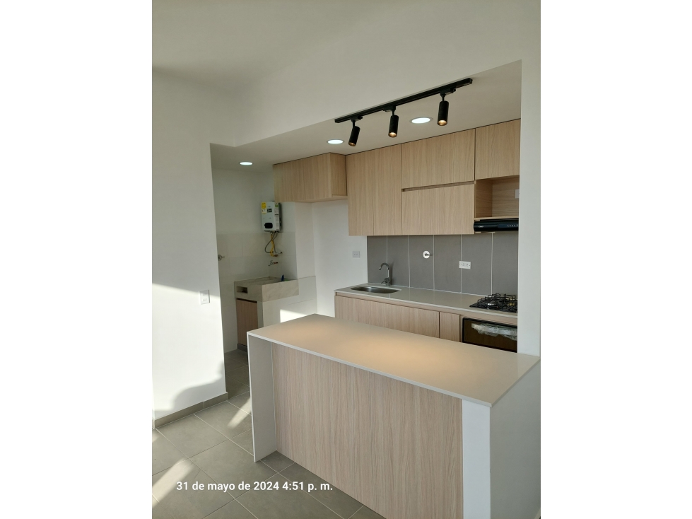 VENDO APARTAMENTO EN RIONEGRO. URB. PINARES — foto 2