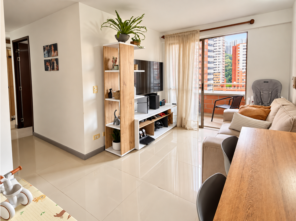 APARTAMENTO EN VENTA LOMA SAN JOSÉ , PARTE BAJA. SABANETA — foto 2