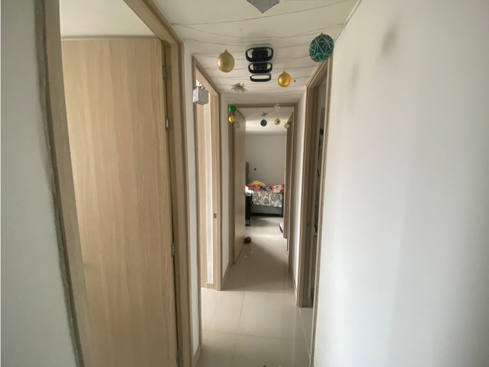 VENTA DE APARTAMENTO EN CAMINO DEL VIENTO CON PARQUEADERO PRIVADO — foto 4