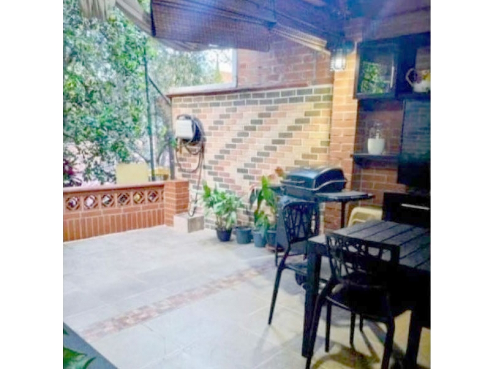 VENTA DE CASA EN LA LOMA DE LOS BERNAL. — foto 2
