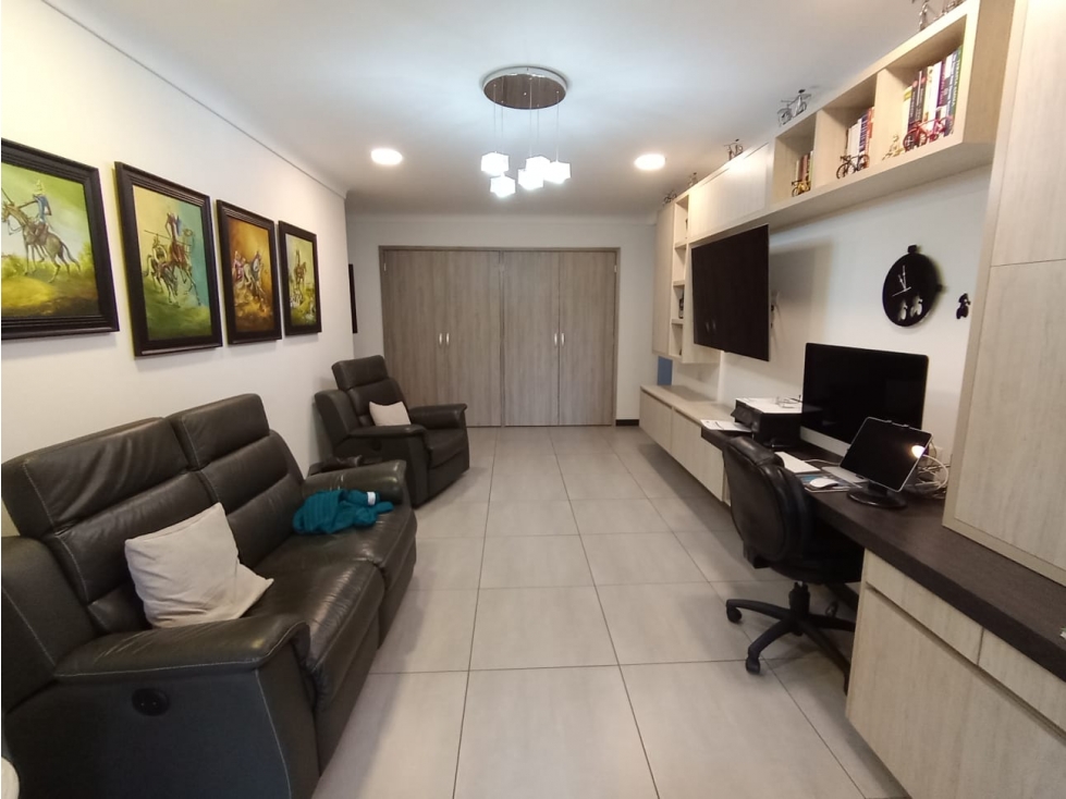 SALE OF 315 METER APARTMENT IN THE TOWN OF MEDELIN — foto 5