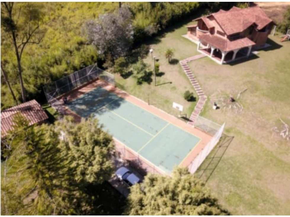 Venta de finca en Rionegro, a solo 2 km del Aeropuerto internacional 
