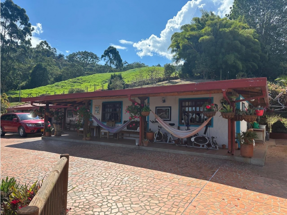 VENDO FINCA EN RIONEGRO SECTOR SAJONIA