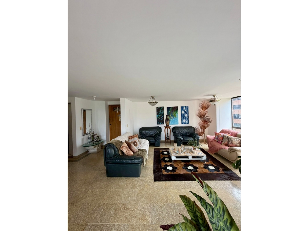VENTA DE ESPECTACULAR APARTAMENTO EN MEDELLÍN, EL POBLADO