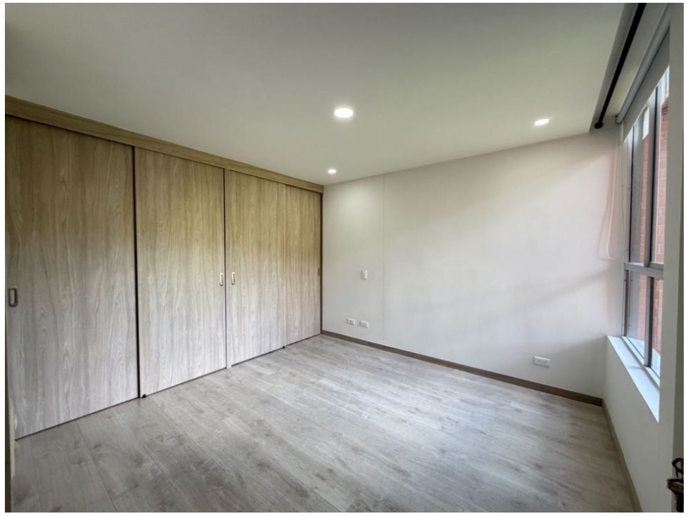 APARTAMENTO EN VENTA ENVGADO VIA AL SALADO UNIDAD CERRADA — foto 3