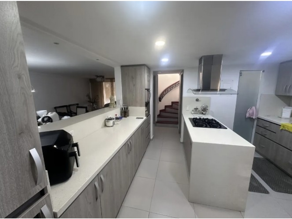VENTA DE AMPLIA CASA DUPLEX EN LA LOMA DE LOS BERNAL EN UNIDAD CERRADA — foto 6