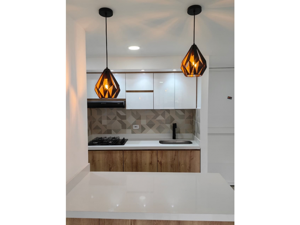 VENTA DE APARTAMENTO EN POBLADO NIQUIA CON EXCELENTES ACABADOS — foto 4