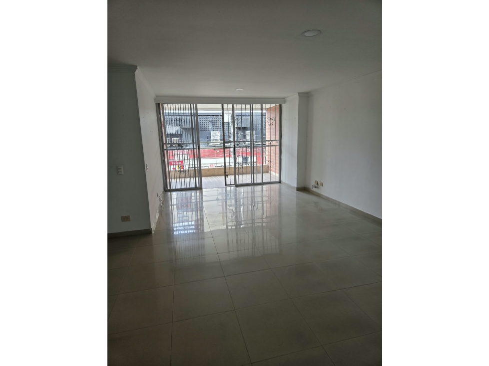 VENDO APARTAMENTO EN LAURELES