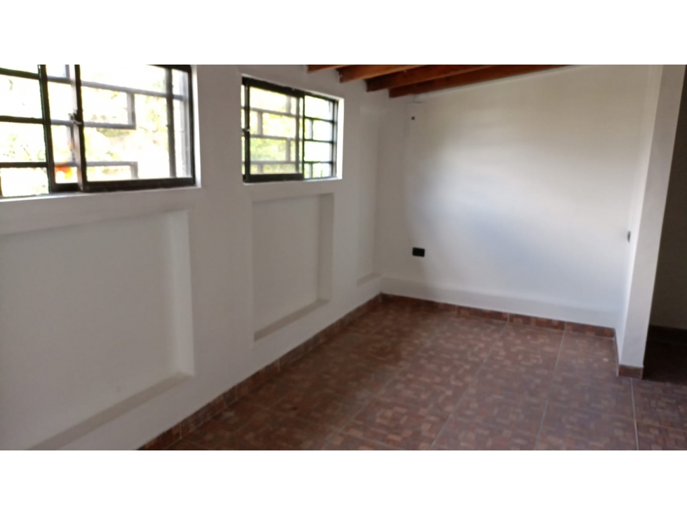 ARRIENDO APARTAMENTO DUPLEX EN PRADO CENTRO CERCA ESTACION HOSPITAL