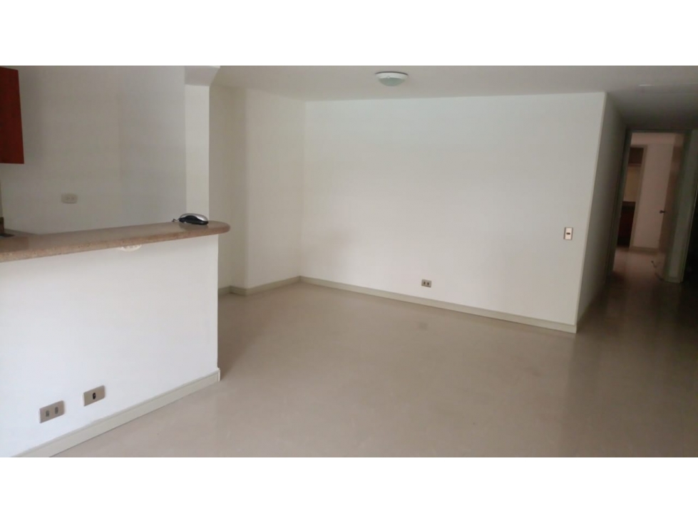 VENDO AMPLIO APARTAMENTO PISO BAJO EN CONQUISTADORES — foto 3