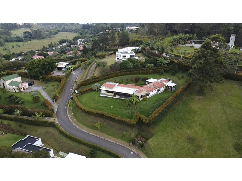 SE VENDE ESPECTACULARA CASA CAMPESTRE EN RIO NEGRO — foto 2