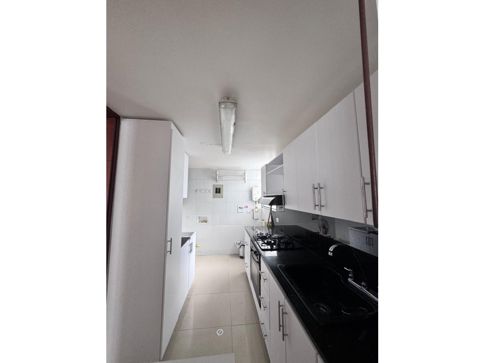 VENDO APARTAMENTO EN ENVIGADO EN LOMA DEL ESMERALDAR — foto 4