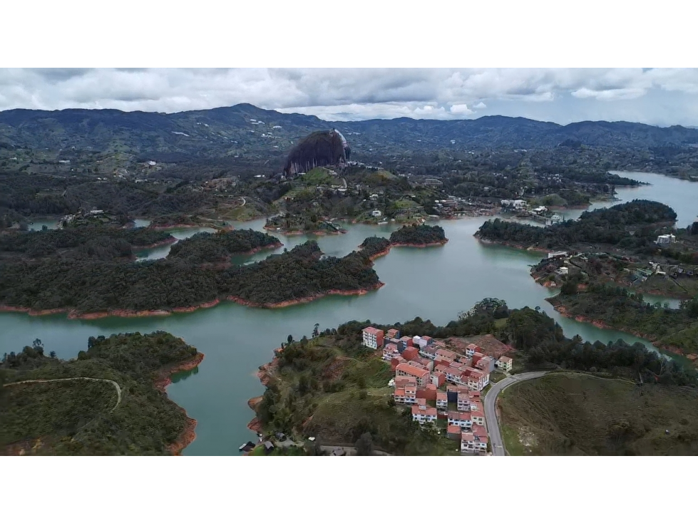 SE VENDE APARTAMENTO PARA ESTRENAR EN GUATAPE