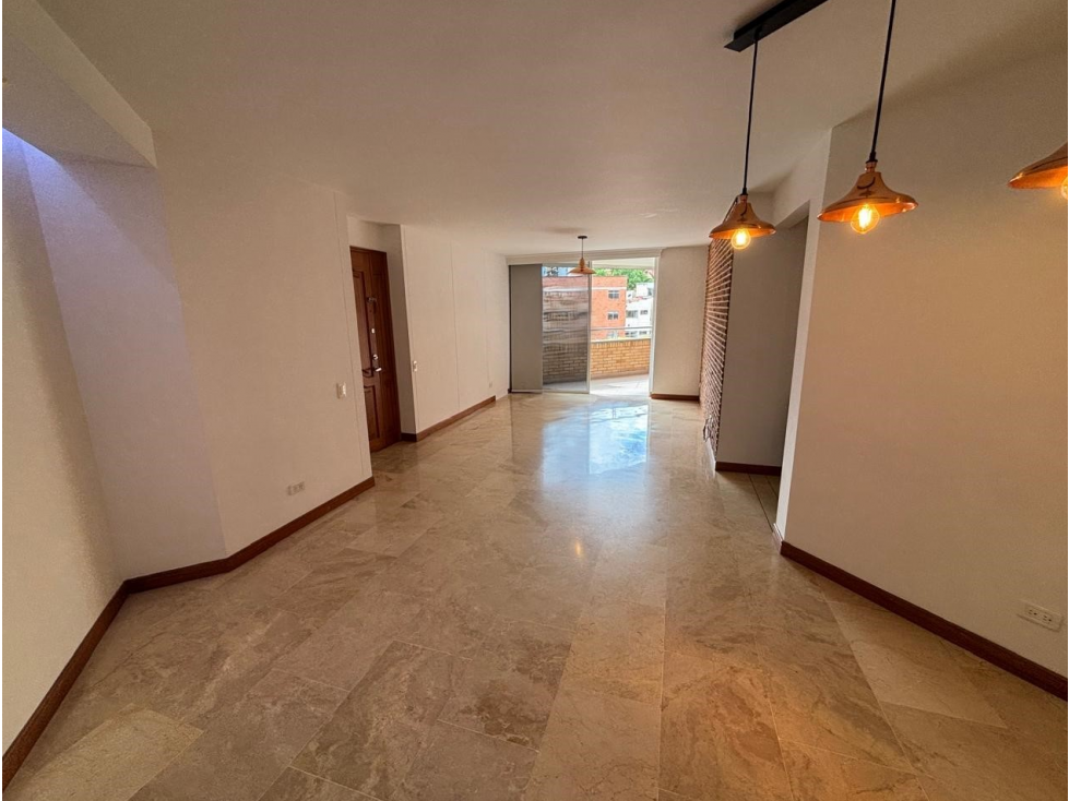 SE VENDE SUPER CÓMODO APARTAMENTO EN LAURELES