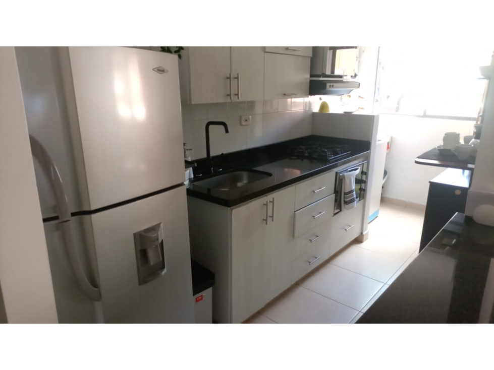 VENDO APARTAMENTO EN LOMA DEL INDIO MEDELLIN