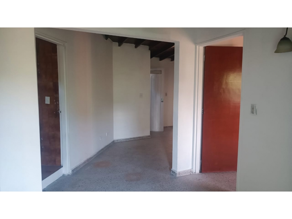 VENTA APARTAMENTO PARA REMODELAR EN PH LA AMERICA - EL DANUBIO
