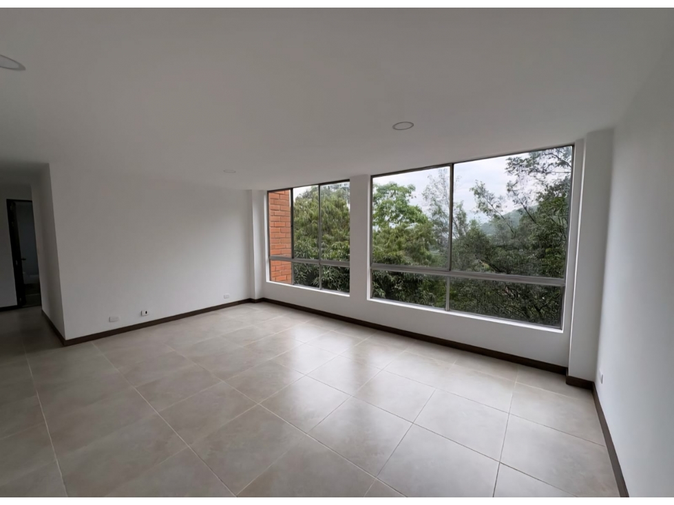 SE VENDE APARTAMENTO EN EL POBLADO VIA LAS PALMAS