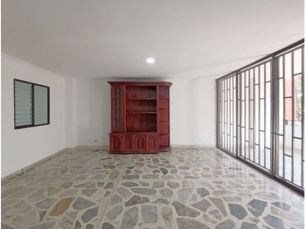 VENTA DE APARTAMENTO EN LAURELES.