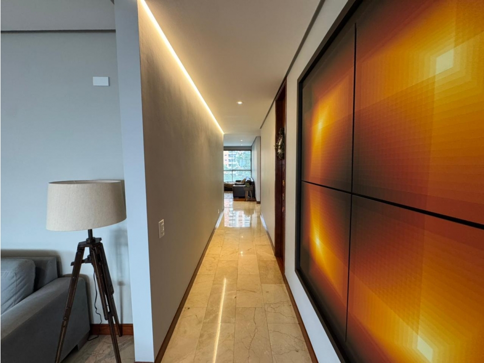 Apartamento en venta El Poblado, sector Las Santas.