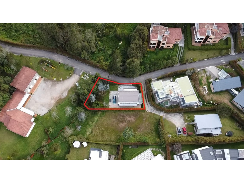 SE VENDE CASA CAMPESTRE EN ENVIGADO - LOMA DEL ESCOBERO