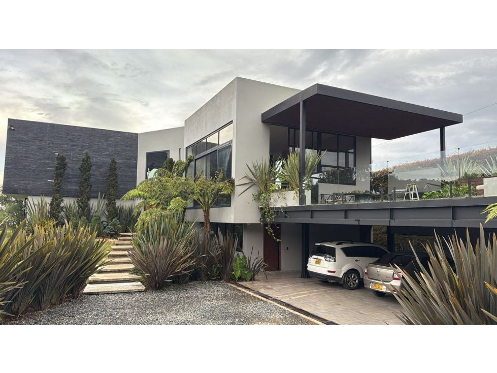 SE VENDE CASA CAMPESTRE EN ENVIGADO LOMA DEL ESCOBERO