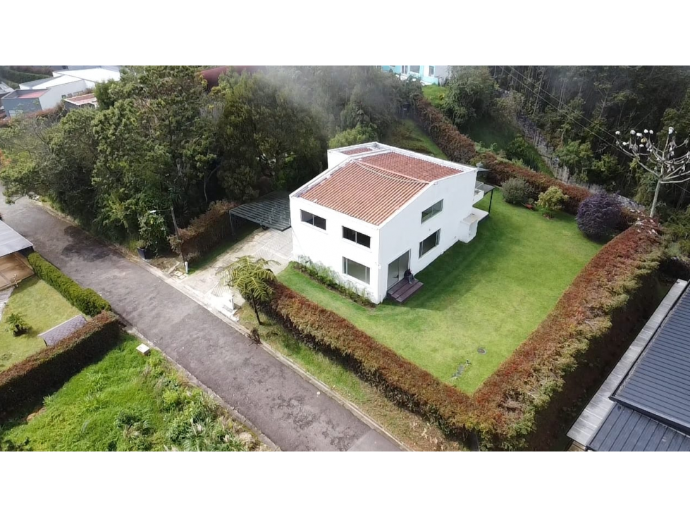 SE VENDE CASA CAMPESTRE EN ENVIGADO LOMA DEL ESCOBERO