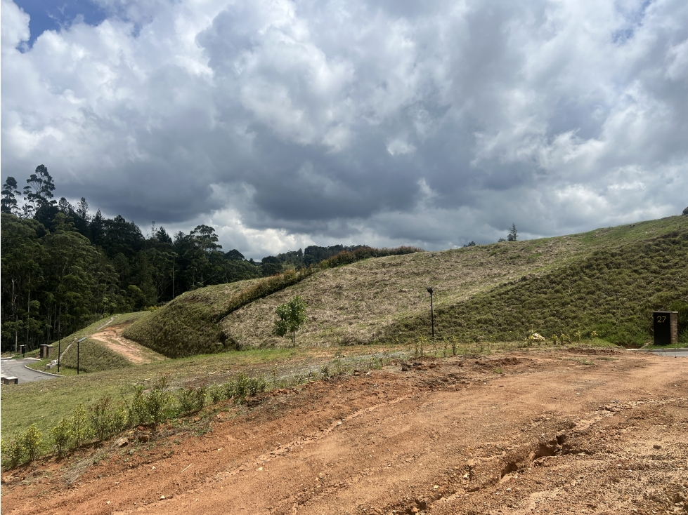 Lote con dos explanaciones y hermosa vista en el Retiro
