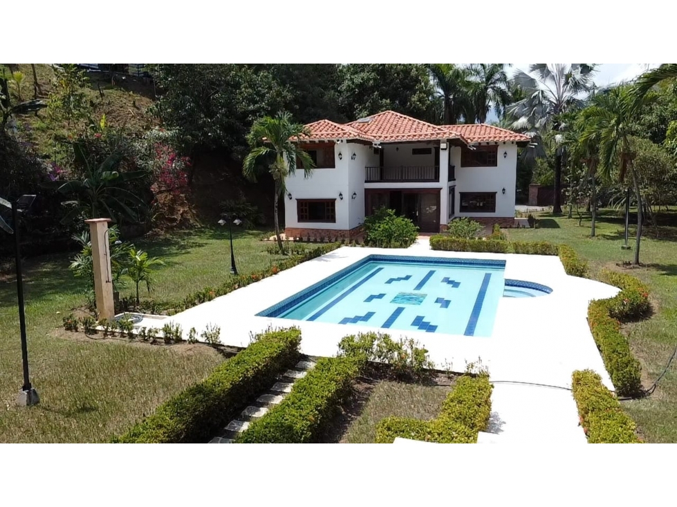 SE VENDE HERMOSA CASA CAMPESTRE EN SANTA FE DE ANTIOQUIA