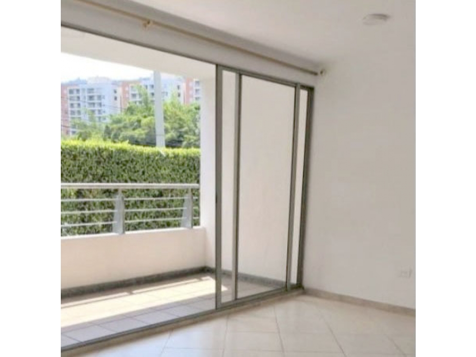 VENTA DE APARTAMENTO EN LA LOMA DE LOS BERNAL.