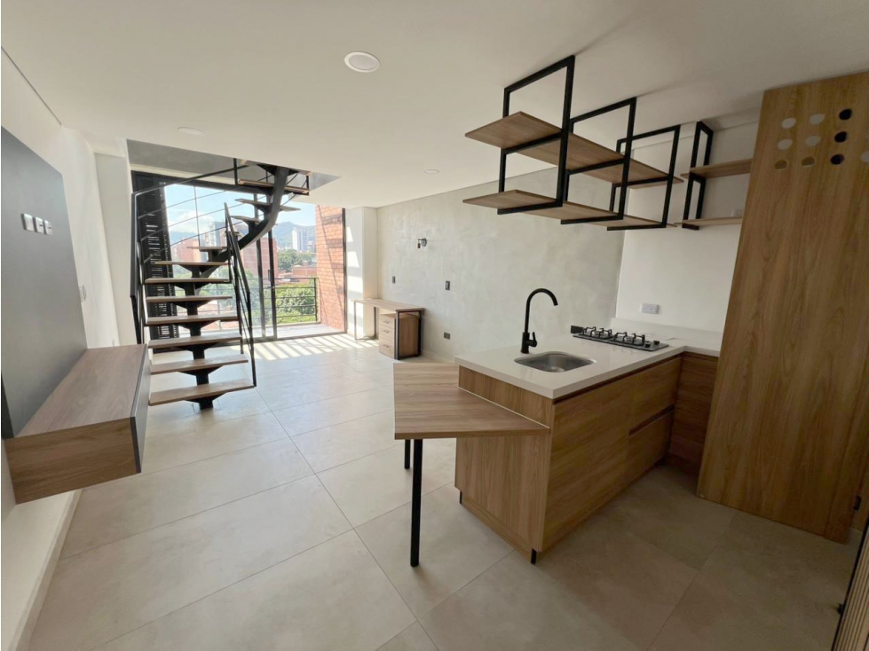 VENTA DE APARTAESTUDIO DUPLEX EN LA CASTELLANA.