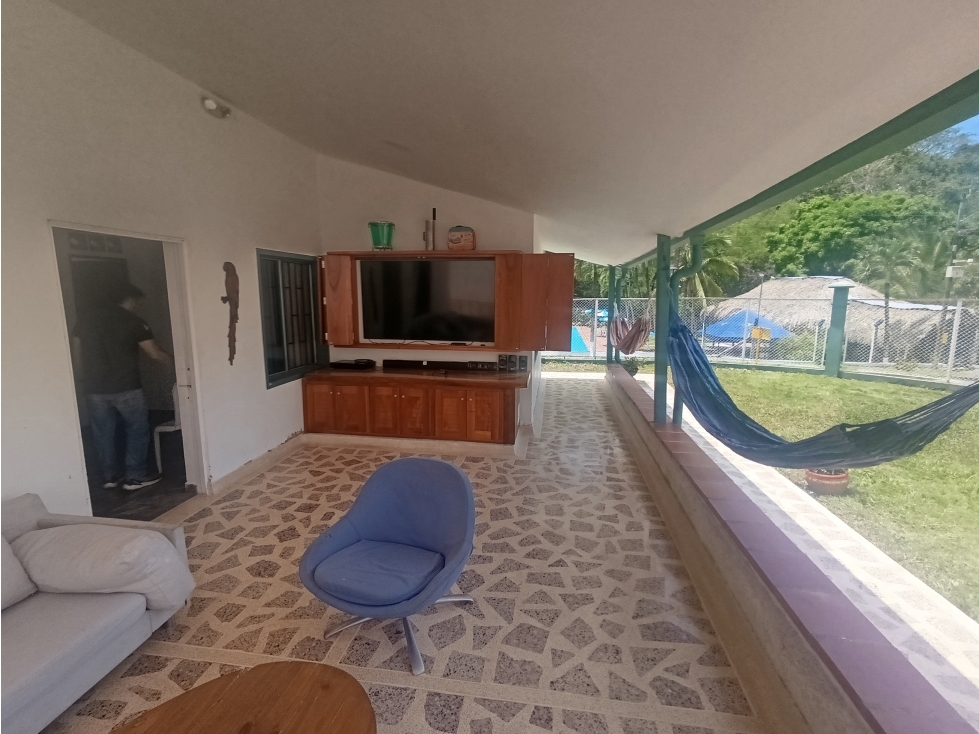 VENDO CASA DE RECREO EN UNIDAD CERRADA EN LA PINTADA DE LOTE 450 m²