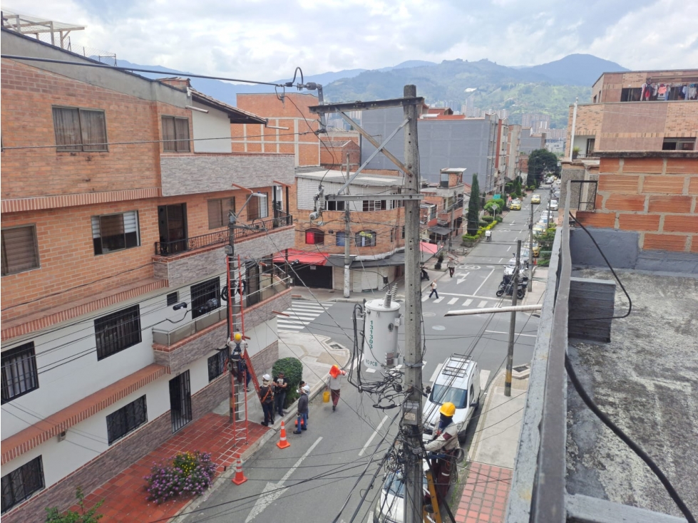 CASA EN VENTA ITAGUI LA GLORIA 3 PISO EDIFICIO PH — foto 2