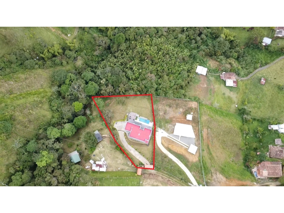 SE VENDE CASA CAMPESTRE EN GIRARDORA VEREDA MANGA ARRIBA - LA POLA