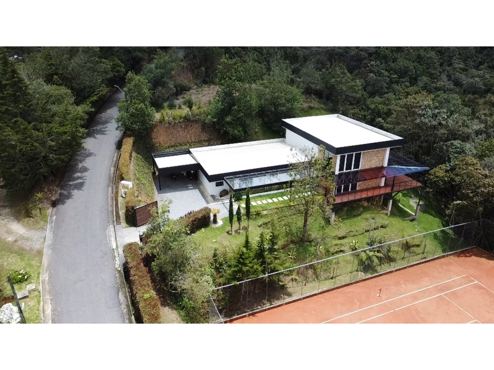 VENTA CASA CAMPESTRE LOMA DEL ESCOBERO ENVIGADO