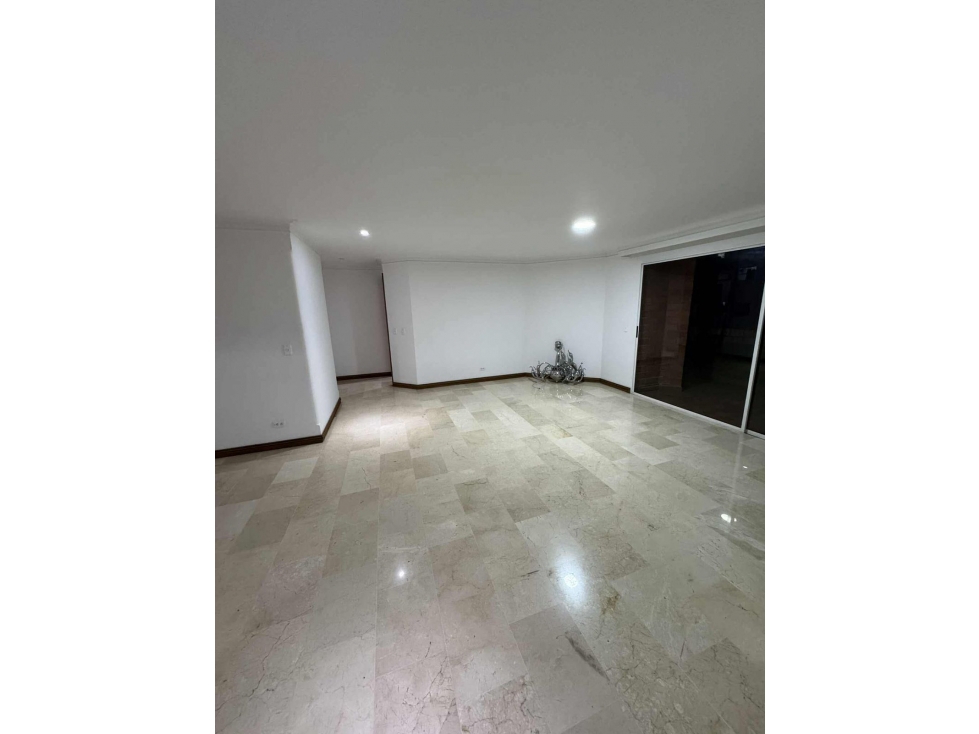 APARTAMENTO LAURELES, CERCA AL SEGUNDO PARQUE — foto 3