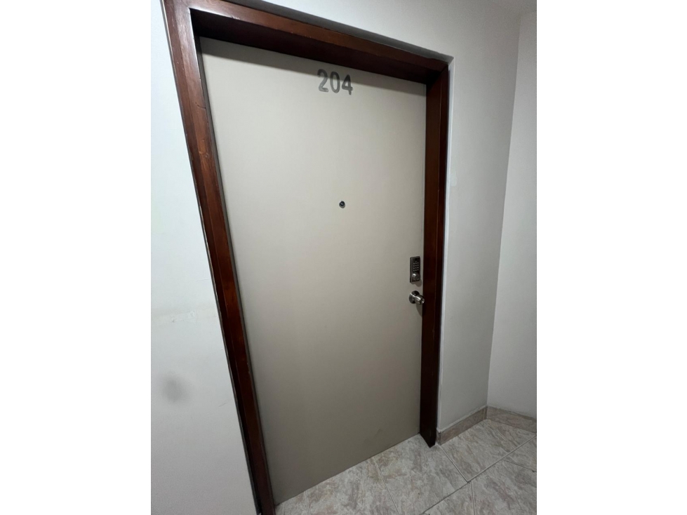 OFICINA EN VENTA SECTOR CASTROPOL EN EL POBLADO — foto 3
