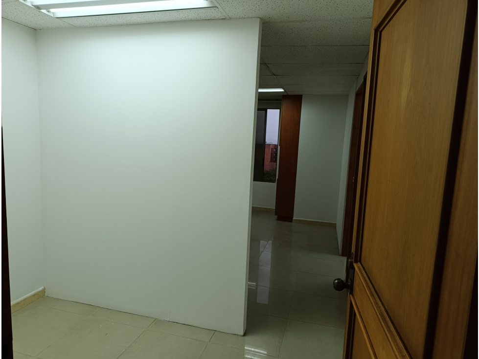 VENDO - ARRIENDO OFICINA EN VILLA CARLOTA - EL POBLADO