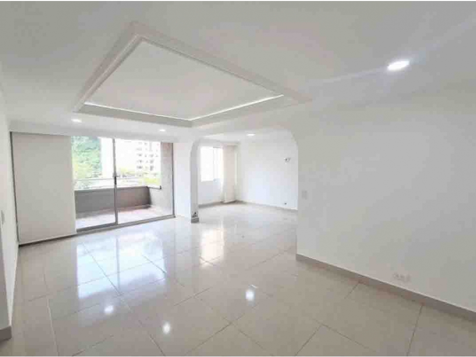 VENTA APARTAMENTO EN LAURELES.