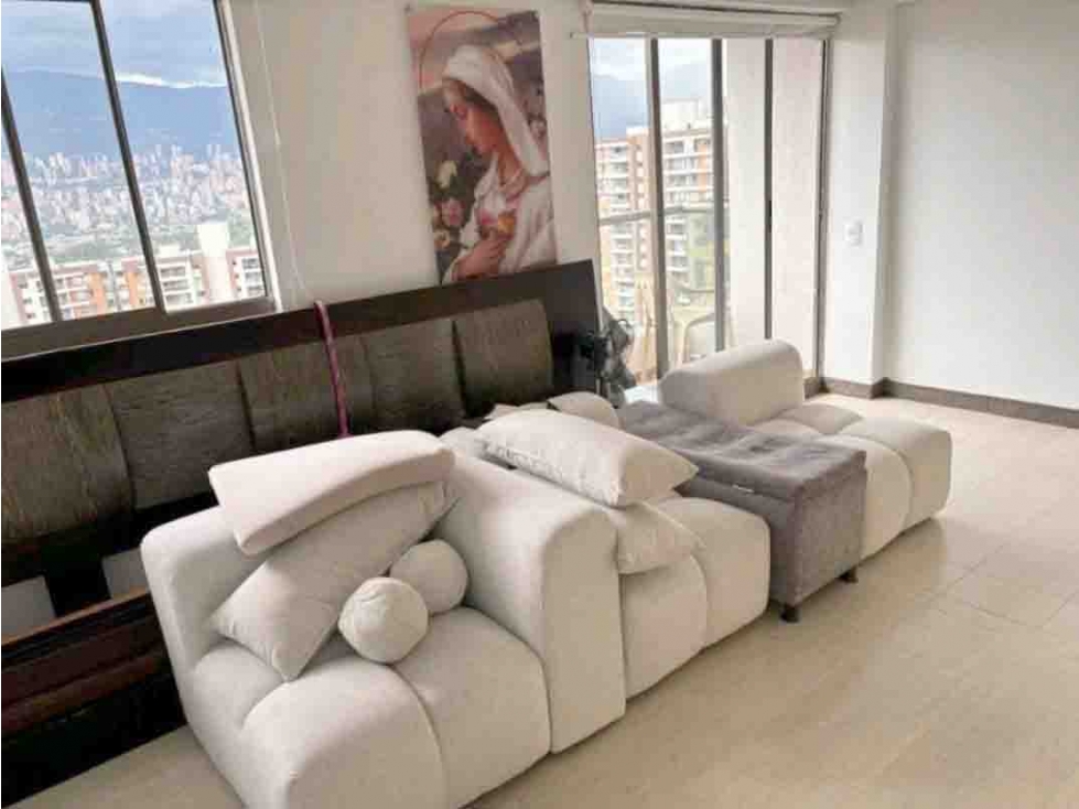 VENTA DE APARTAMENTO EN LA LOMA DE LOS BERNAL.
