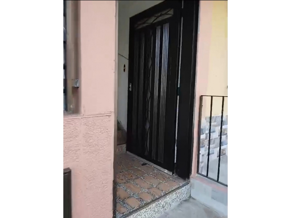 CASA BIFAMILIAR ENVIGADO EL TRAINON 2 Y 3 PISO