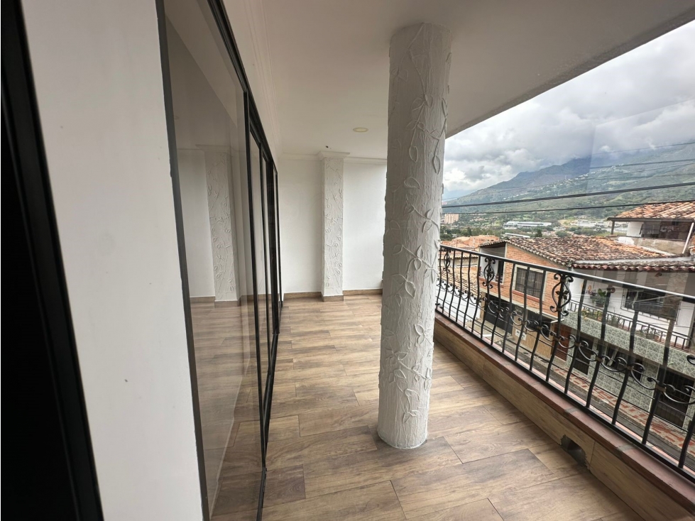 HERMOSA CASA EN VENTA COPACABANA BARRIO OBRERO
