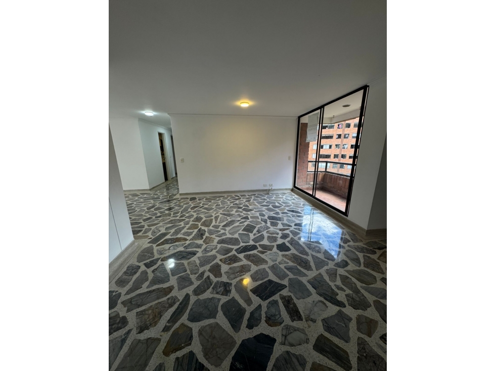APARTAMENTO EN EL SECTOR LA LOMAS EL POBLADO MEDELLIN
