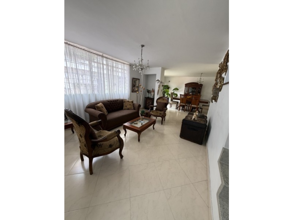 VENTA DE CASA EN LA 80 ESQUINA PARA CONSTRUIR O REMODELAR
