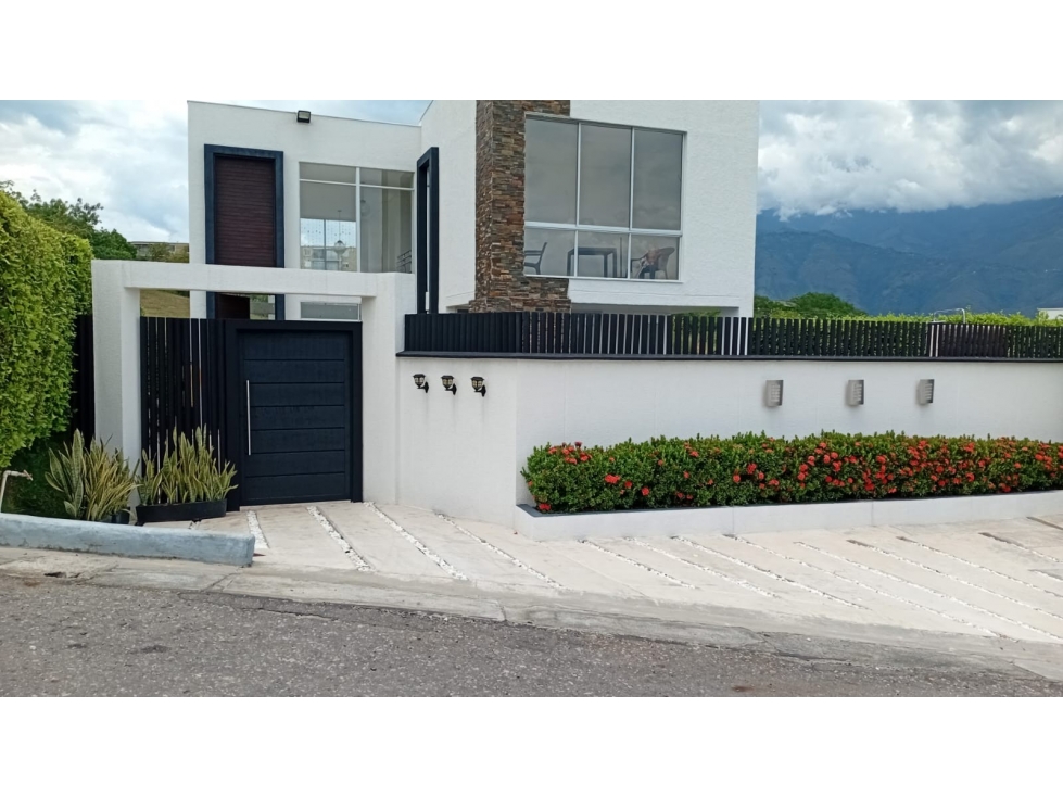 CASA EN VENTA EN SANTA FE DE ANTIOQUIA - UNIDAD CERRADA