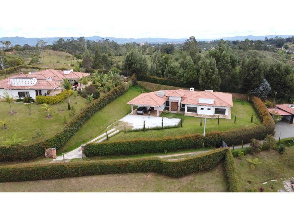 SE VENDE CASA CAMPESTRE CARMEN DE VIBORAL - LA SAMARIA